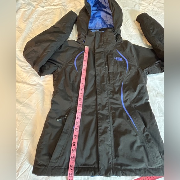 The North Face Winter Two-in-One Jacket, Size M - Picture 9 of 16